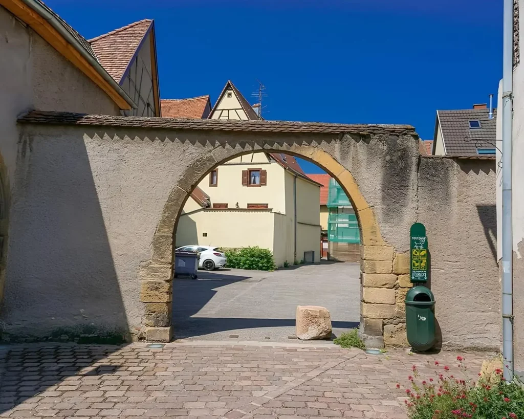 Contactez Home Demeure : Préparons votre séjour en Alsace Vous avez une question sur nos hébergements, les disponibilités de notre gîte avec spa à Rouffach ou les équipements de notre appartement à Colmar ? Nous sommes à votre écoute pour vous aider à organiser vos vacances idéales au cœur du Haut-Rhin.